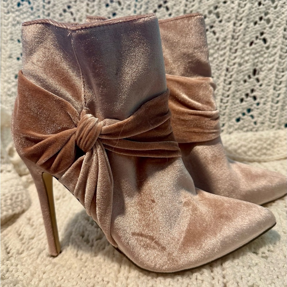 Heels - Picture 2 of 4